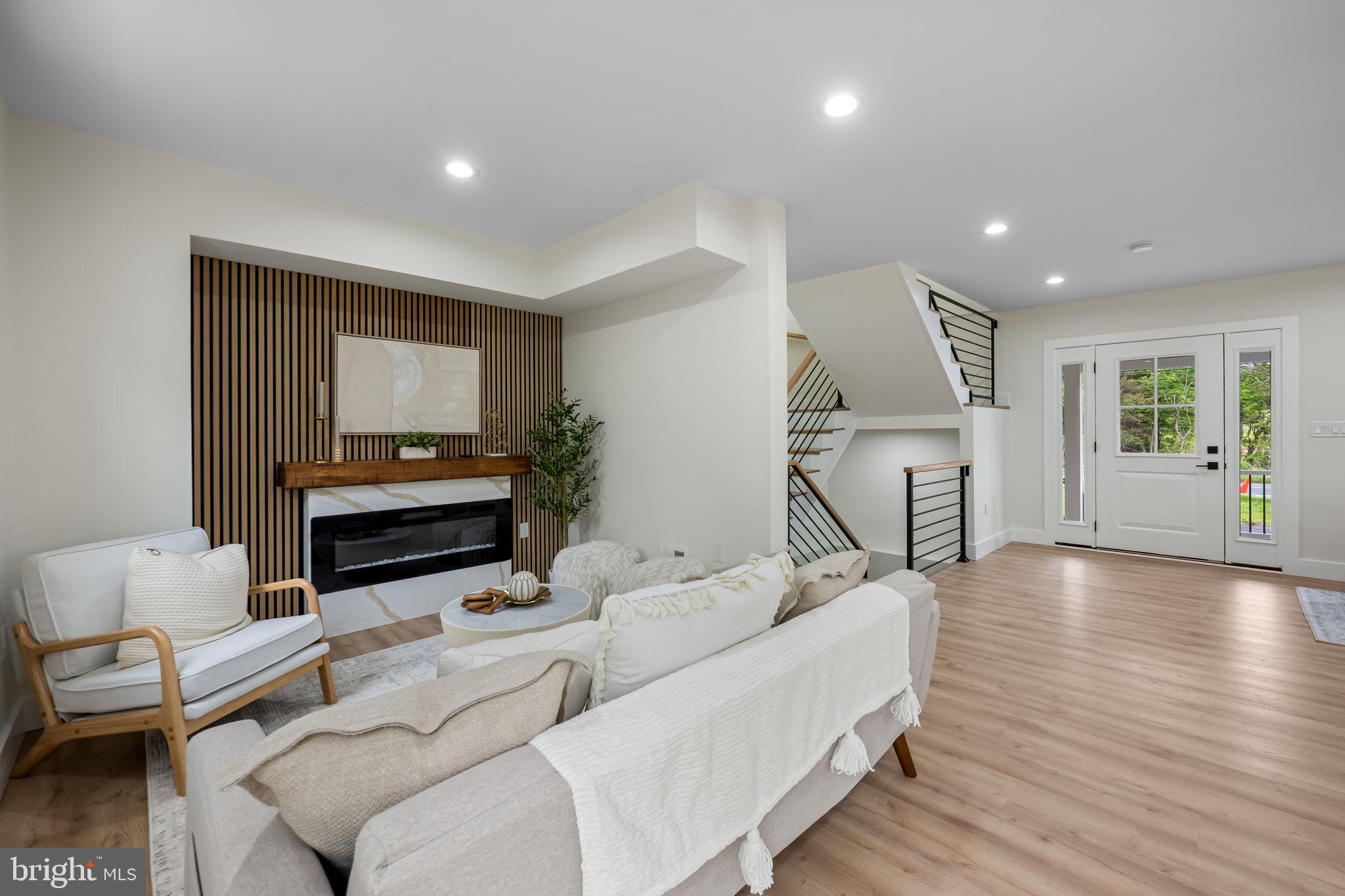 DARNESTOWN OUTSIDE - Residential