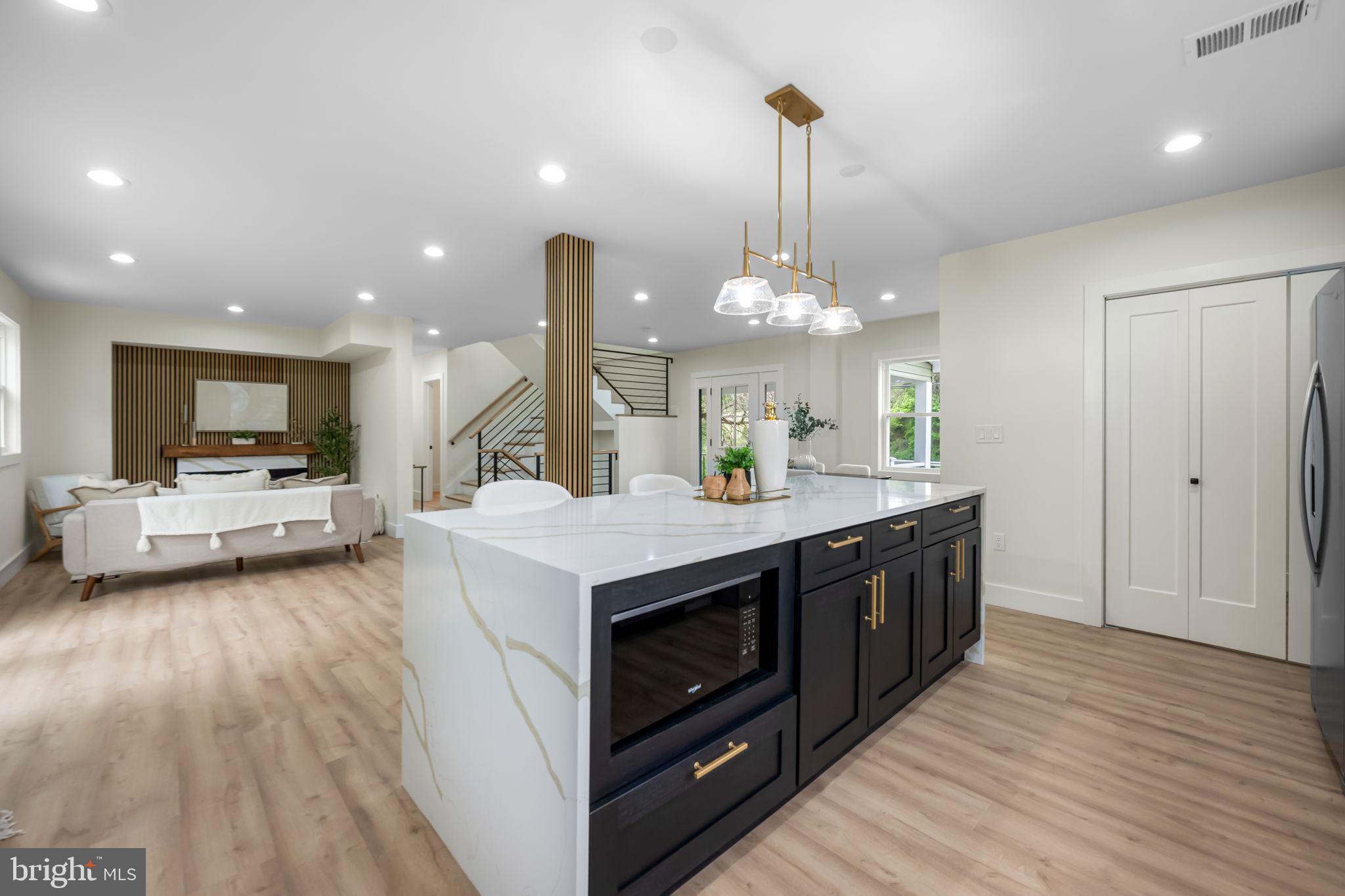 DARNESTOWN OUTSIDE - Residential