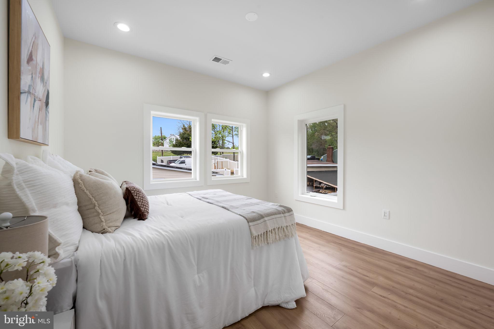 DARNESTOWN OUTSIDE - Residential