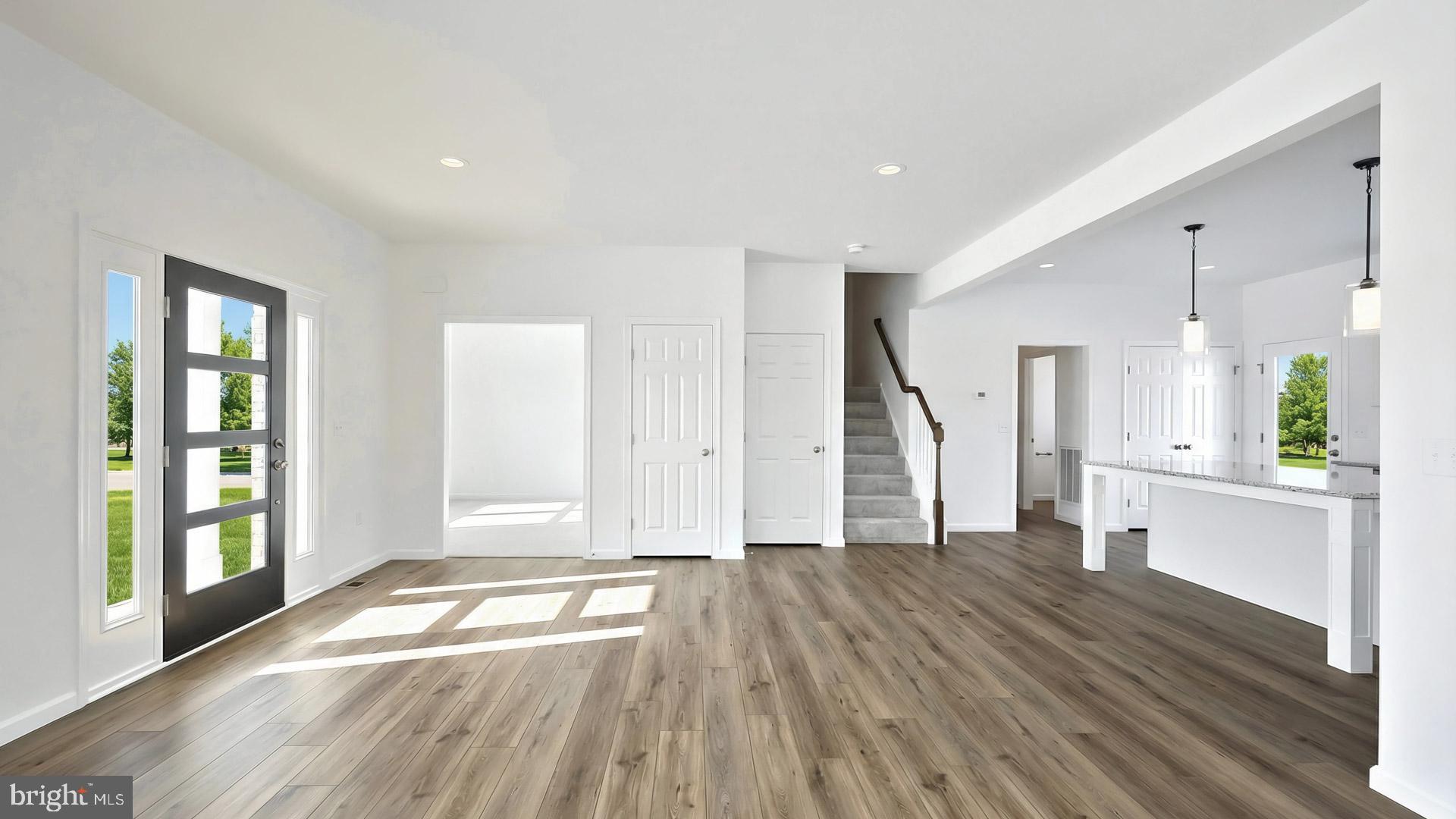 SUMMER LAYNE - Residential