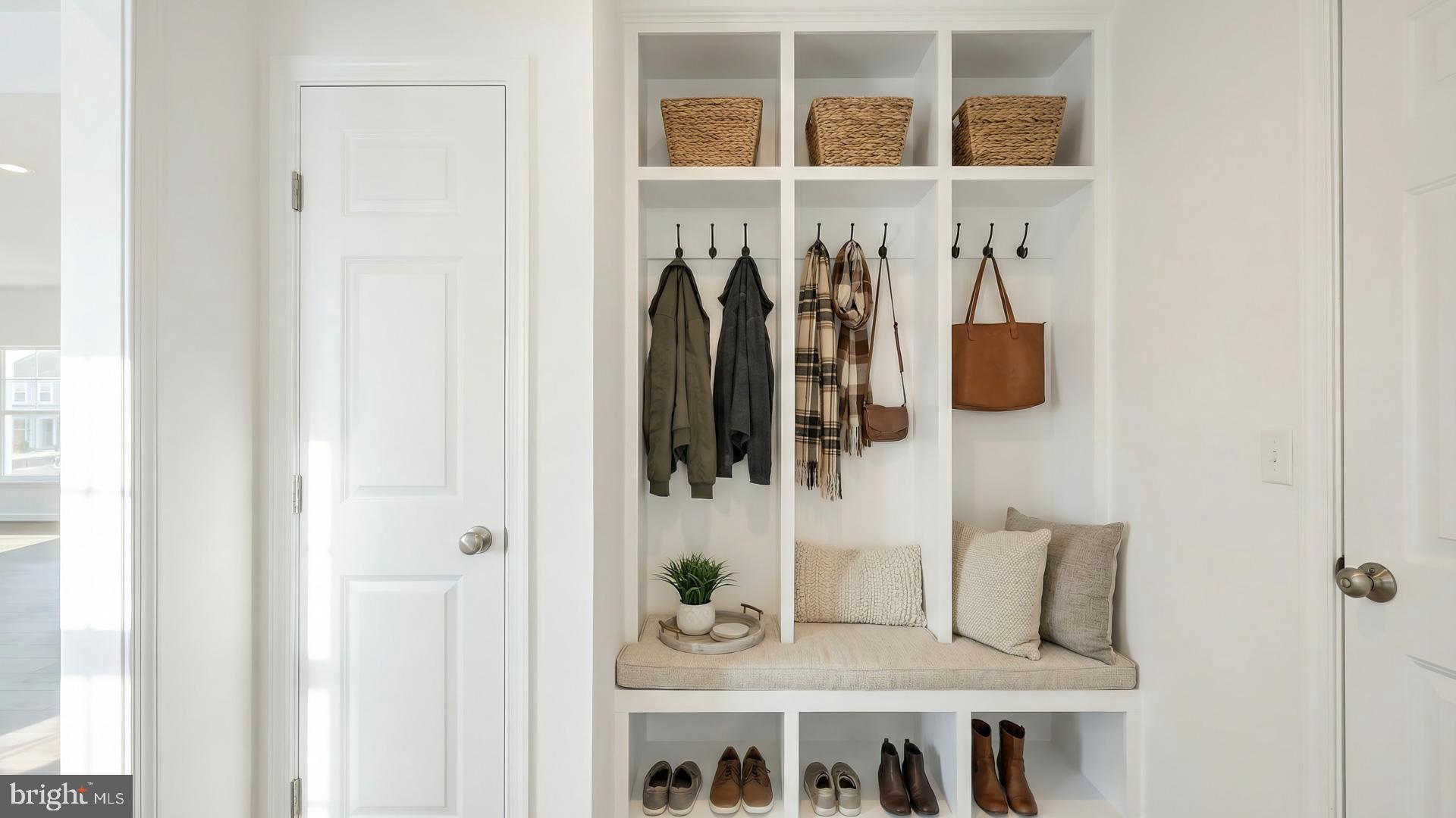 SUMMER LAYNE - Residential