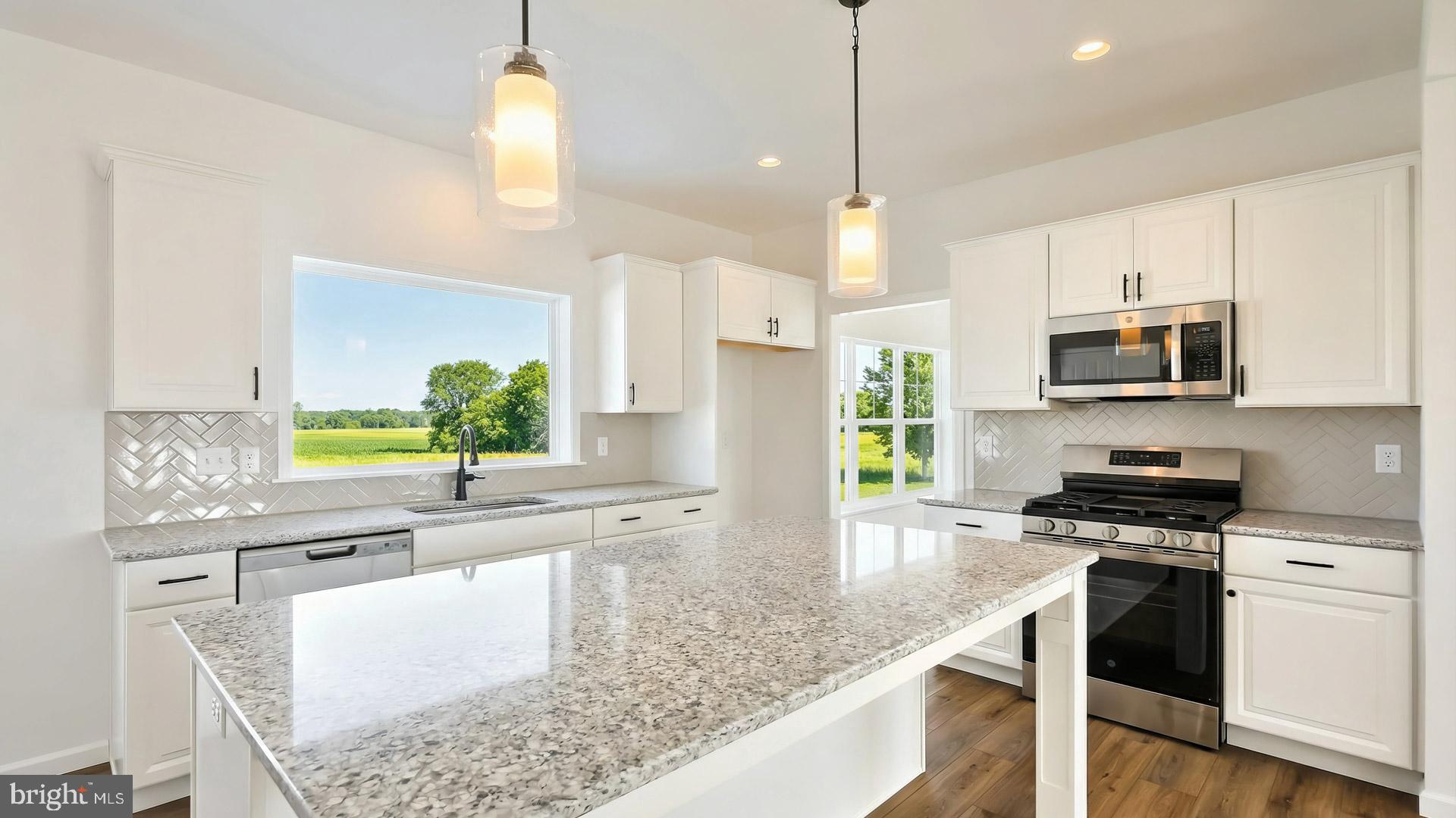 SUMMER LAYNE - Residential