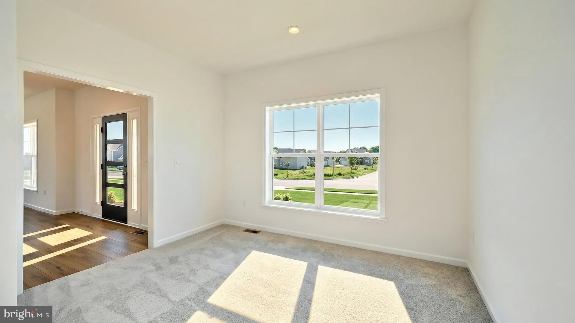 SUMMER LAYNE - Residential