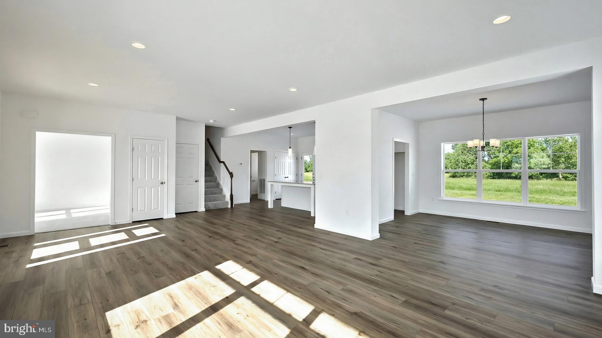 SUMMER LAYNE - Residential