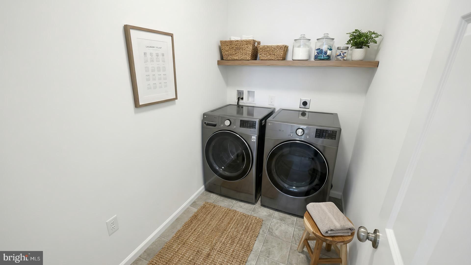 SUMMER LAYNE - Residential