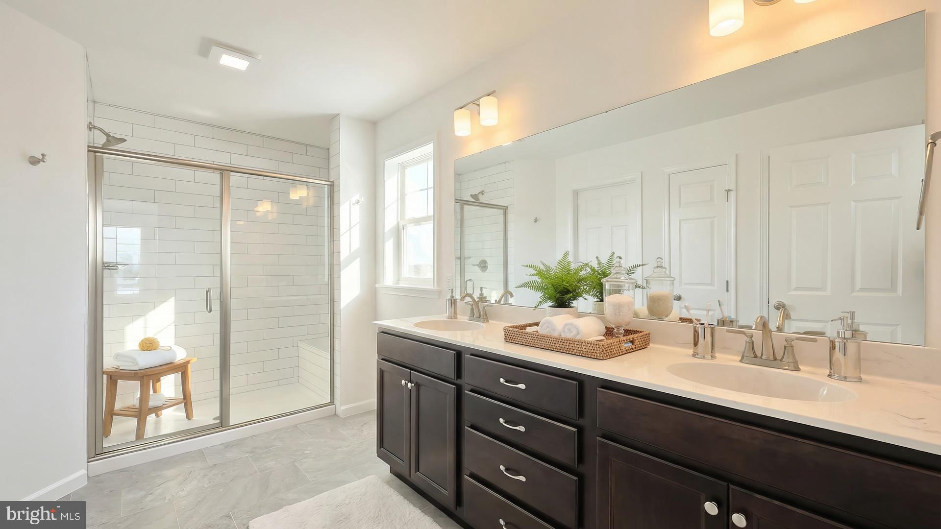 SUMMER LAYNE - Residential