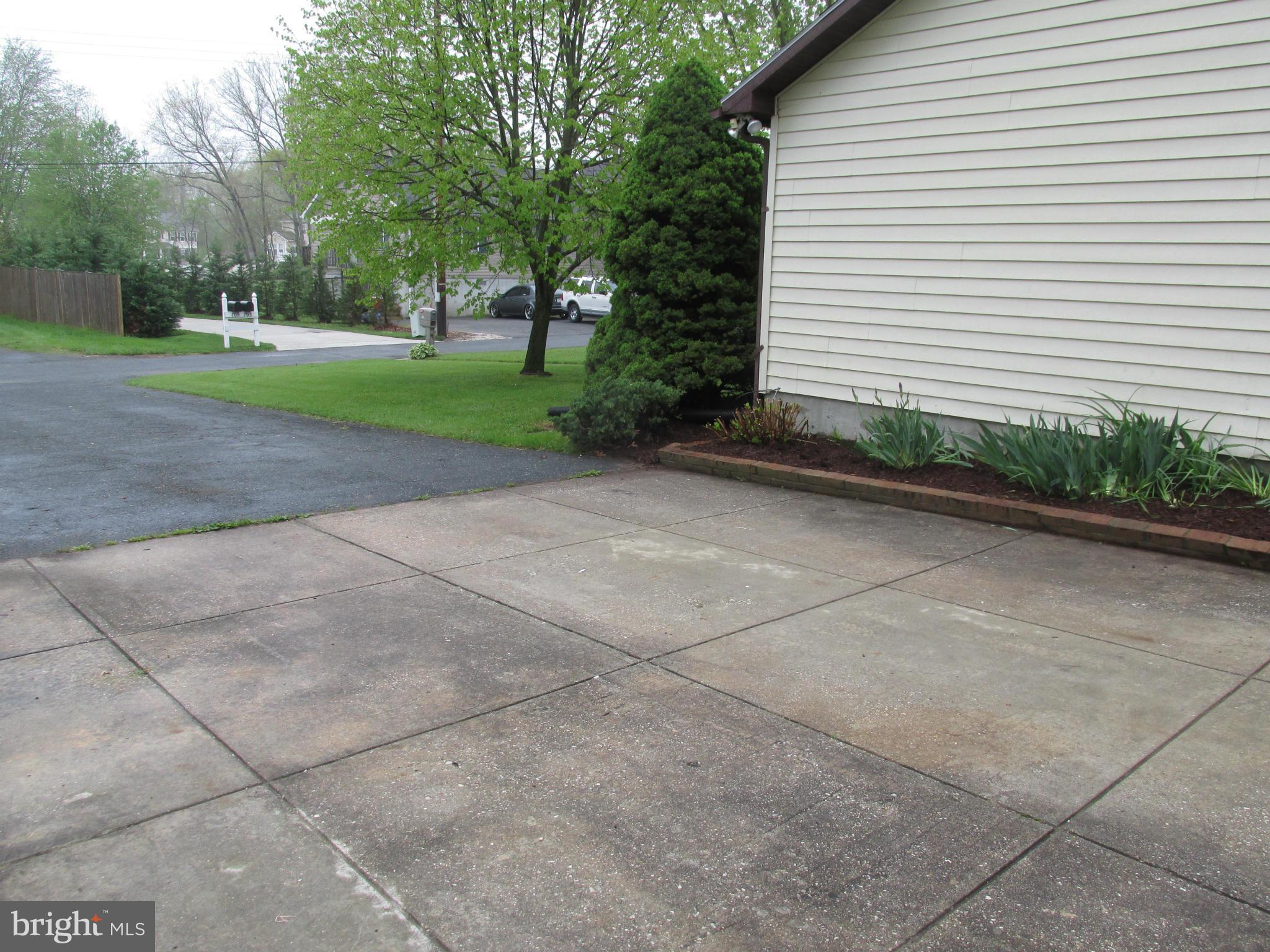 MIDDLE RIVER - Residential