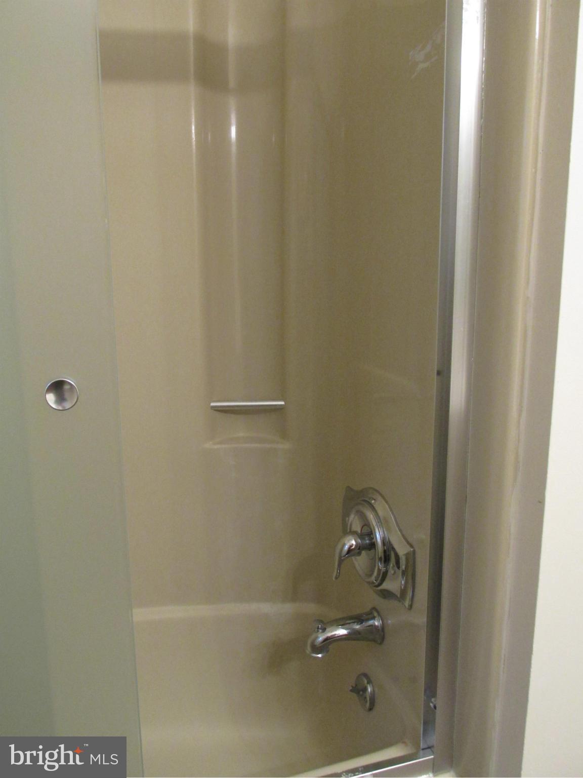 MIDDLE RIVER - Residential