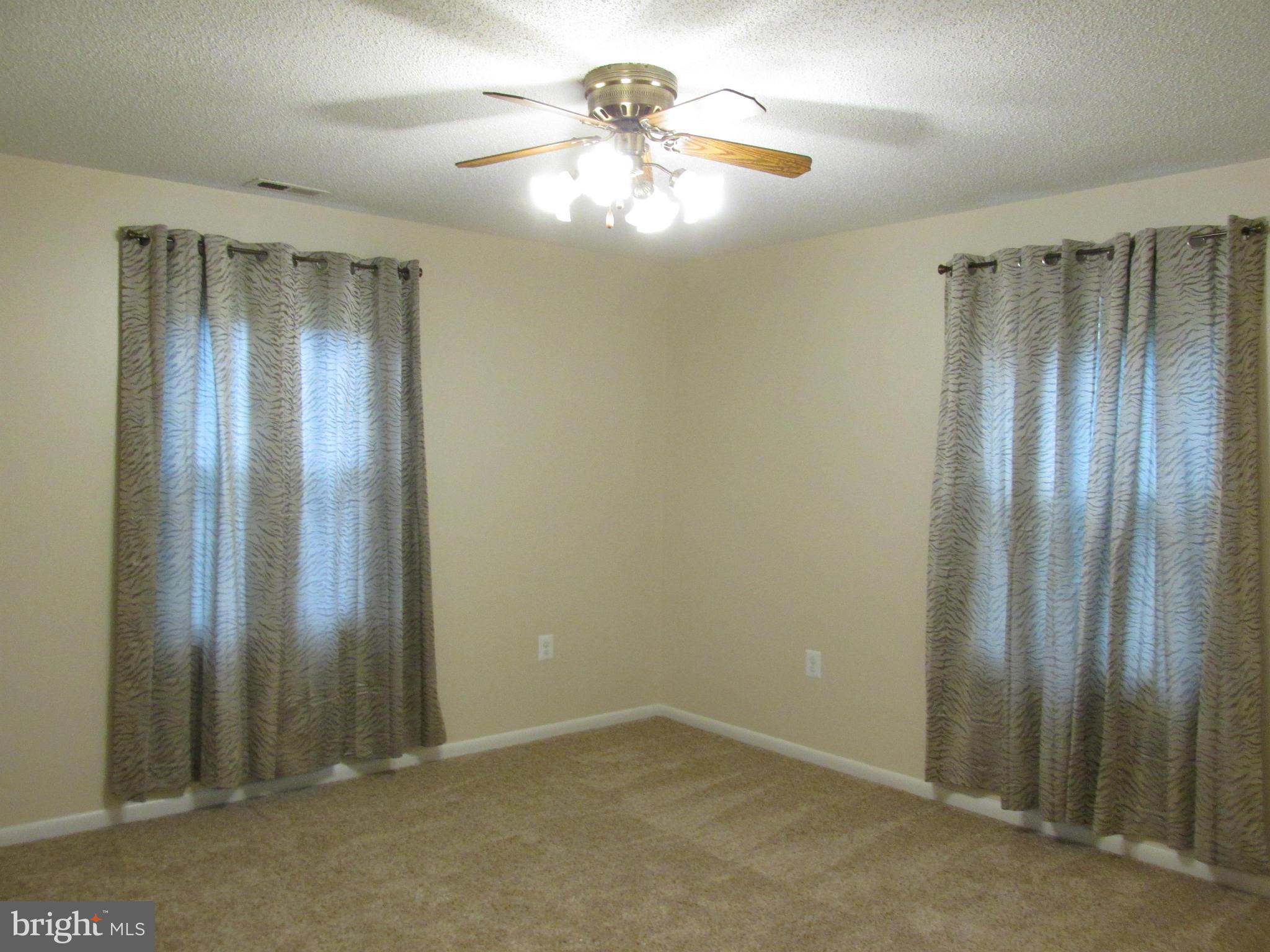 MIDDLE RIVER - Residential