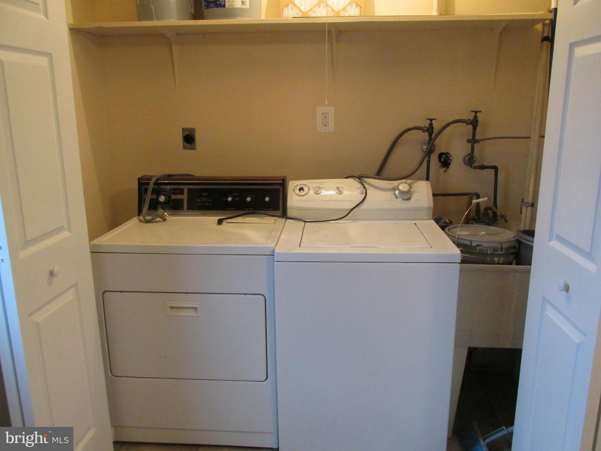 MIDDLE RIVER - Residential