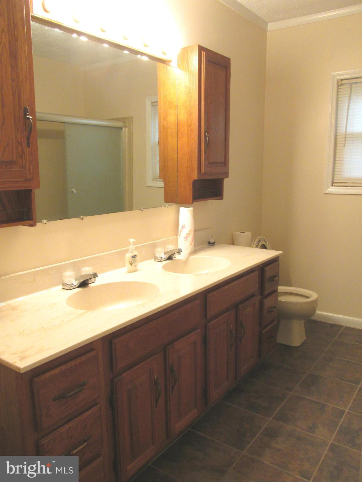 MIDDLE RIVER - Residential