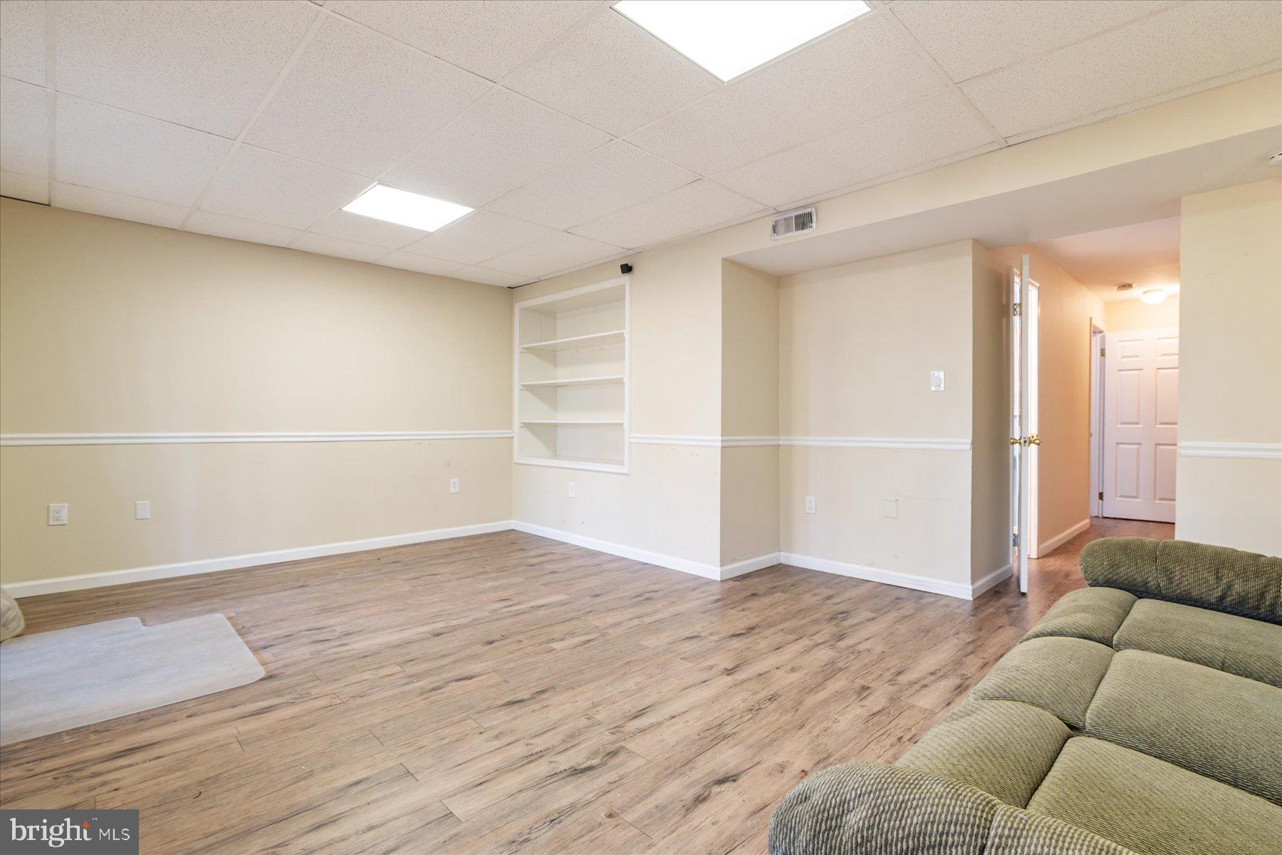 VILLAGE OF THOMAS RUN - Residential