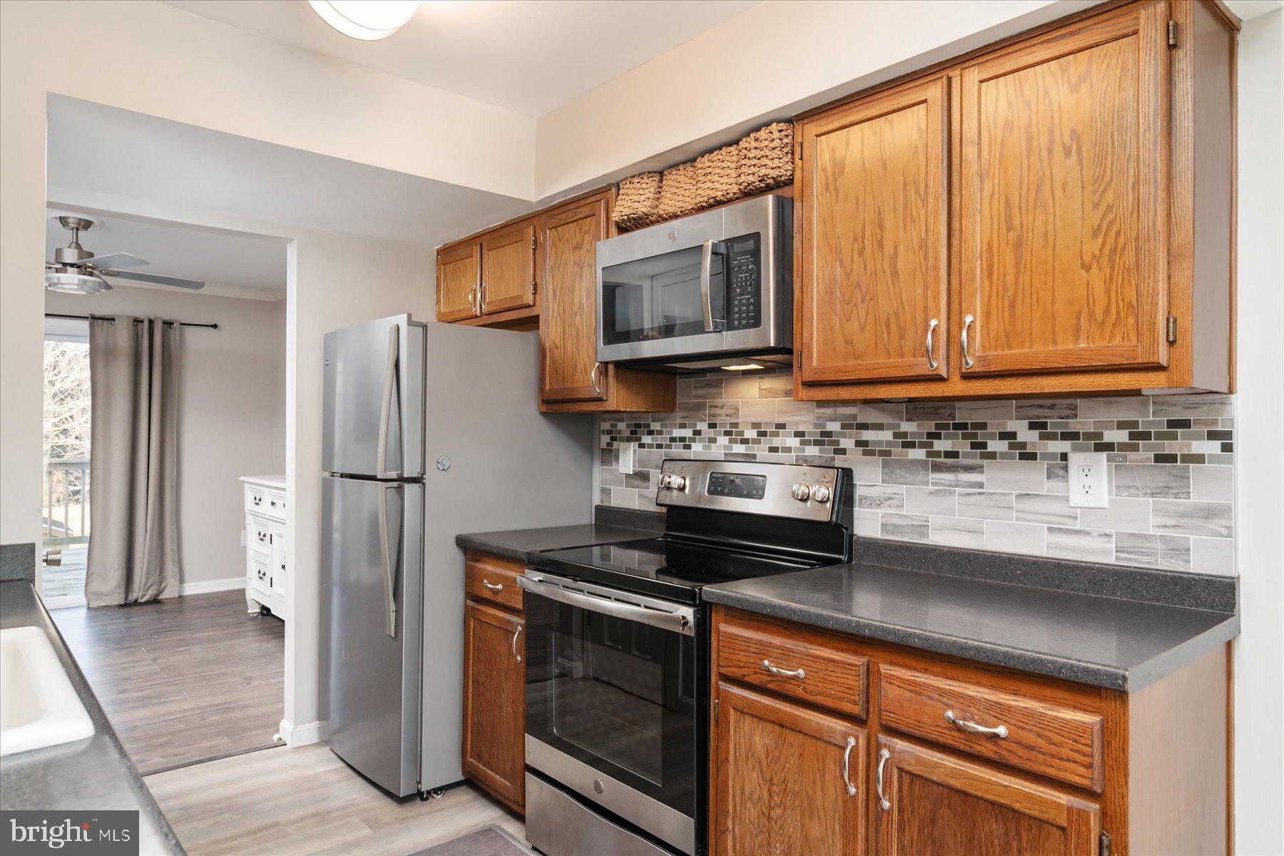 VILLAGE OF THOMAS RUN - Residential