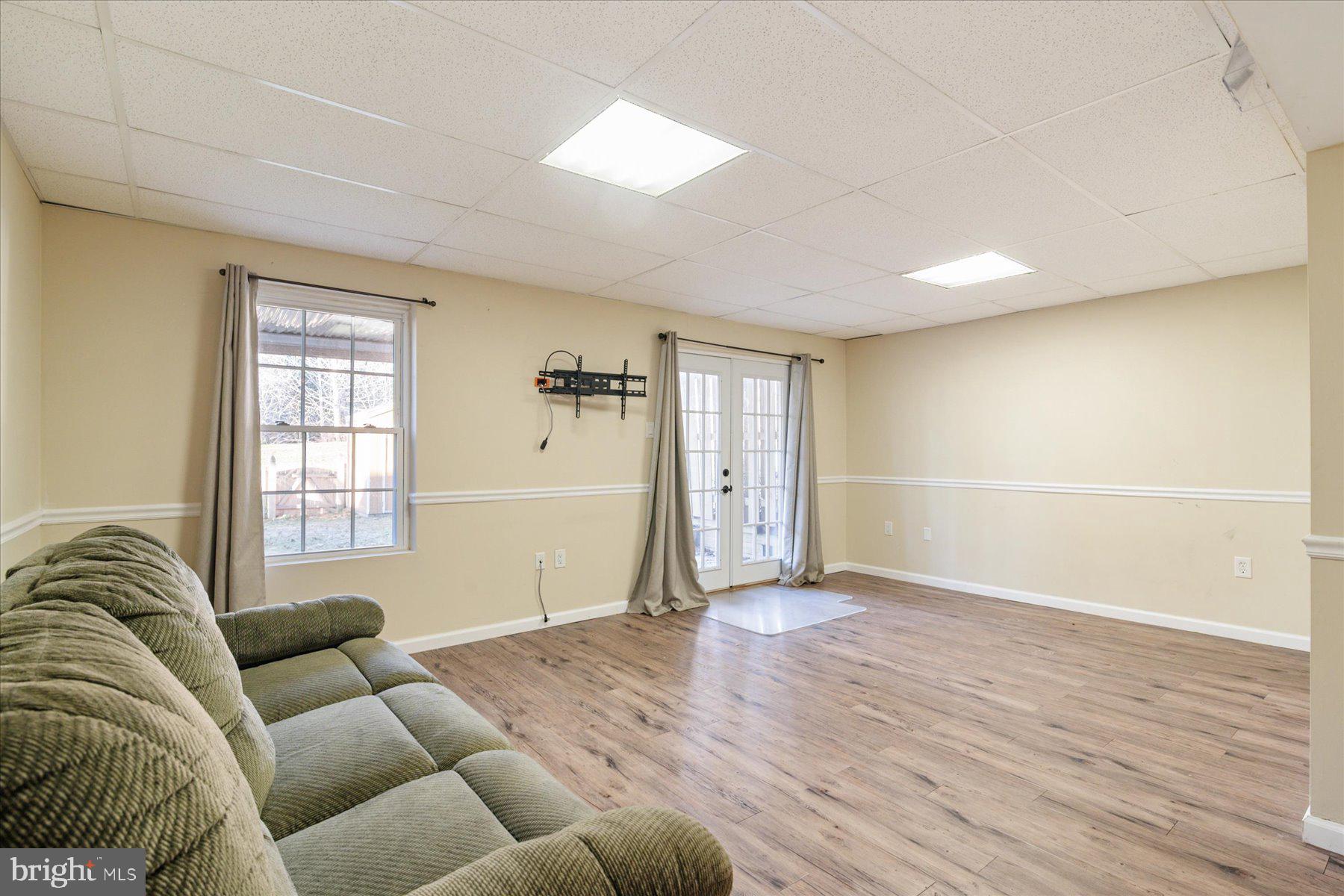 VILLAGE OF THOMAS RUN - Residential