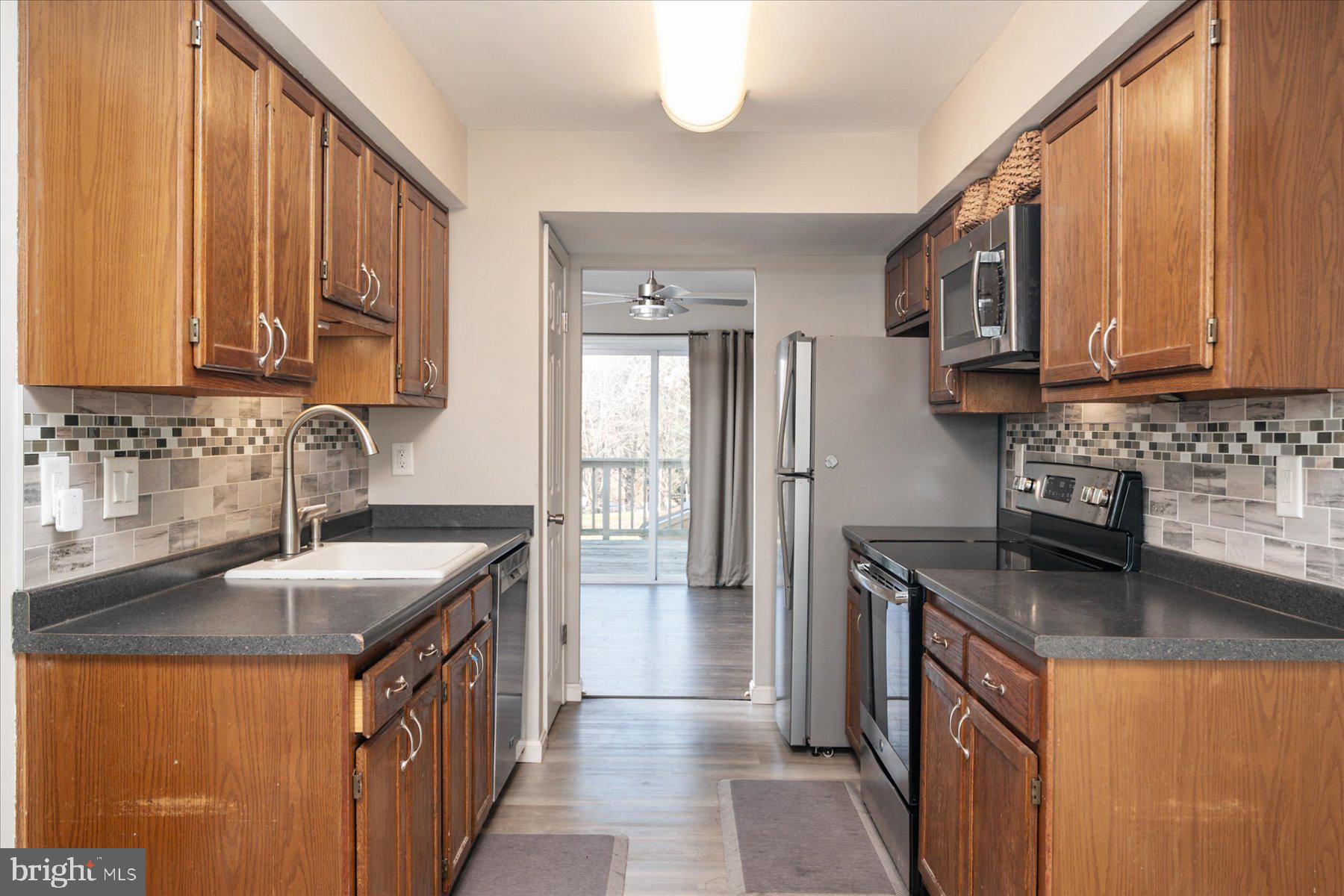 VILLAGE OF THOMAS RUN - Residential