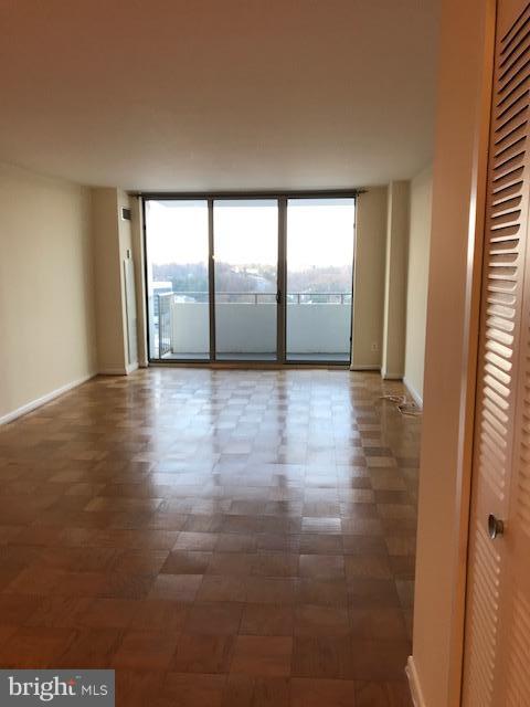 THE KENWOOD - Residential Lease