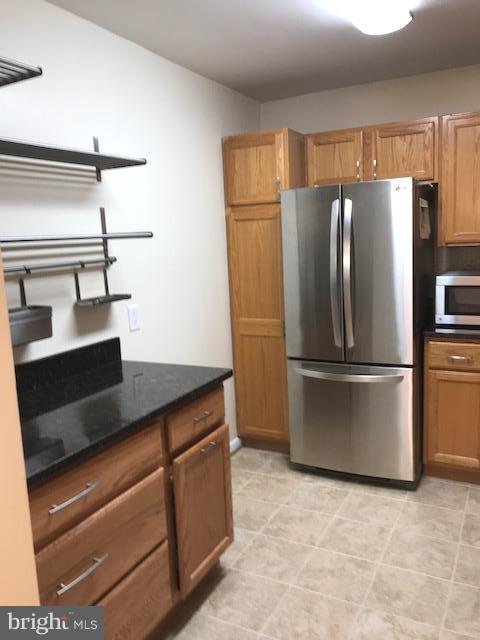 THE KENWOOD - Residential Lease