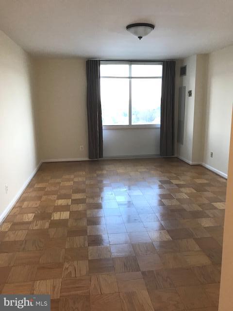 THE KENWOOD - Residential Lease