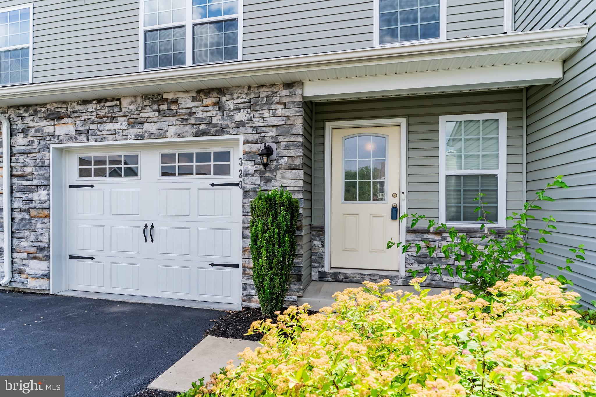 329 BRIAR RIDGE CIRCLE