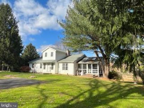 Photo of 21 CHEROKEE RD, WILLOW STREET, PA 17584 (MLS # PALA2028132)