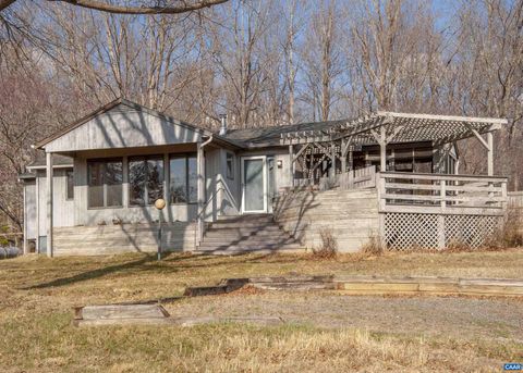 Homes For Sale - 8268 Dick Woods Rd Rd<br/> AFTON, VA 22920