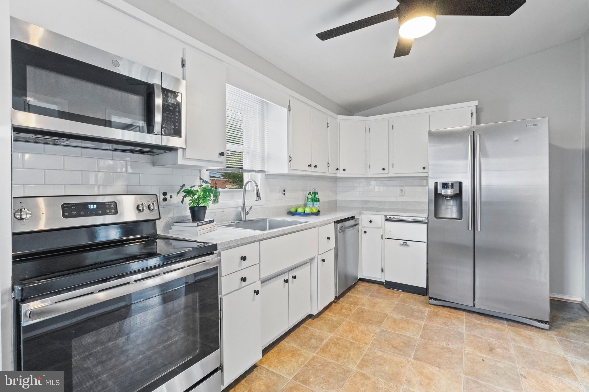 WILLIAMSBURG - Residential