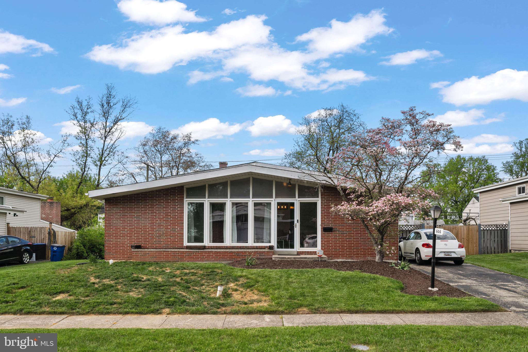 WILLIAMSBURG - Residential