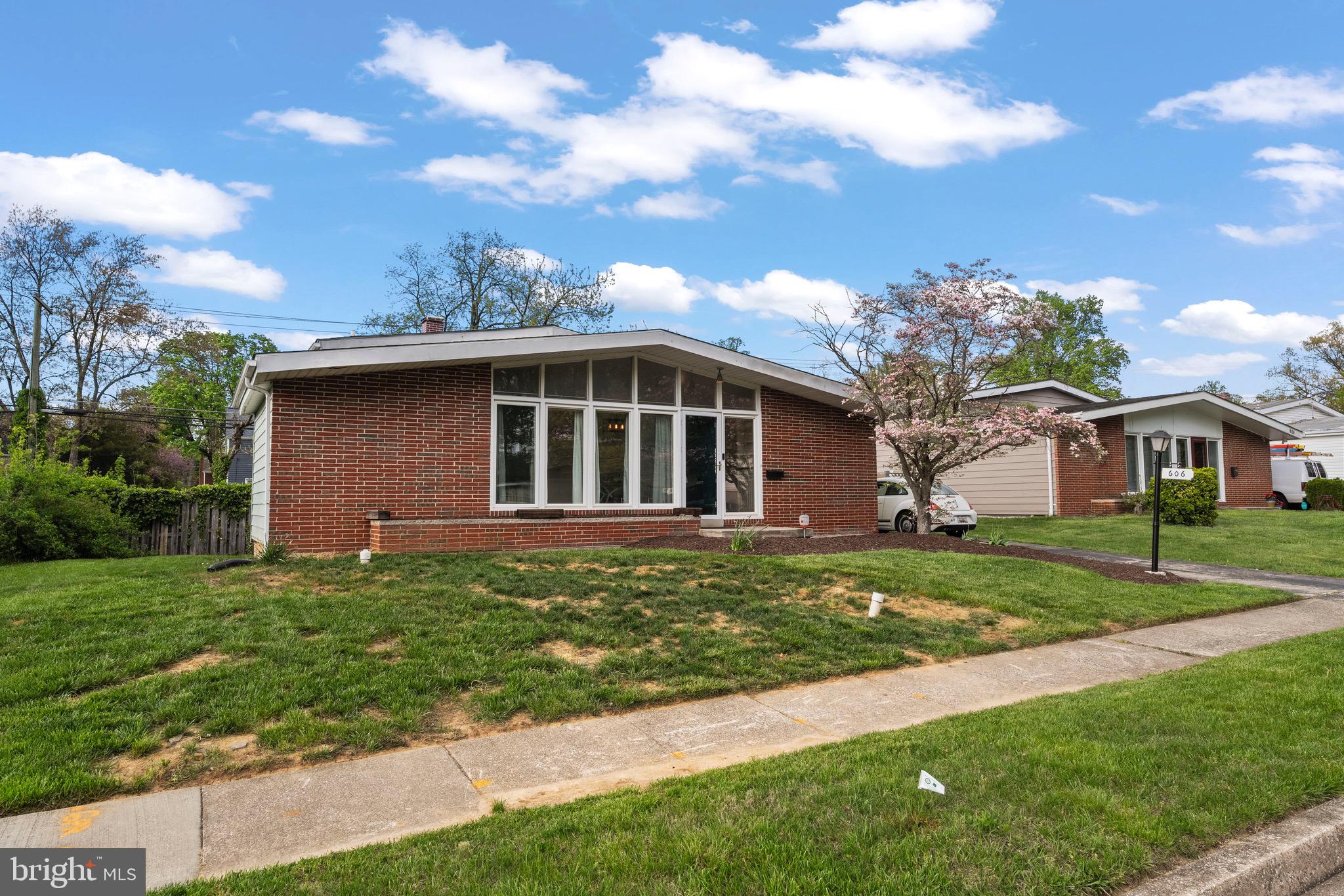 WILLIAMSBURG - Residential