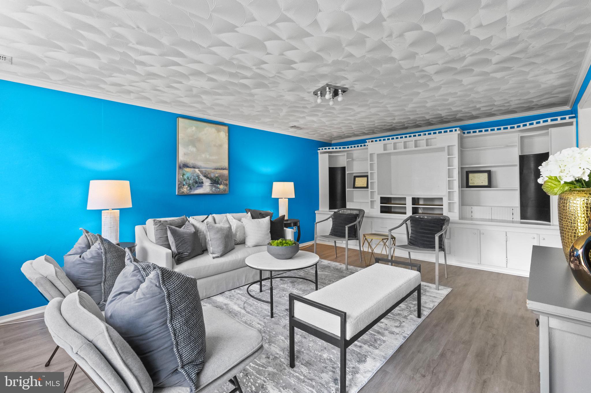 WILLIAMSBURG - Residential