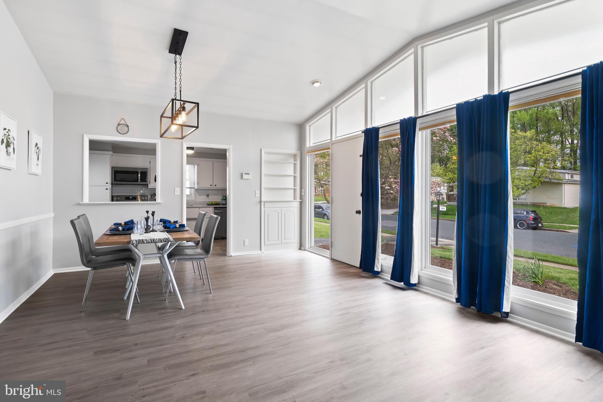 WILLIAMSBURG - Residential