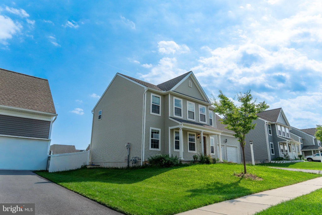 Photo of 816 Westbrooke Drive, ELIZABETHTOWN, PA 17022 (MLS # PALA2094744)