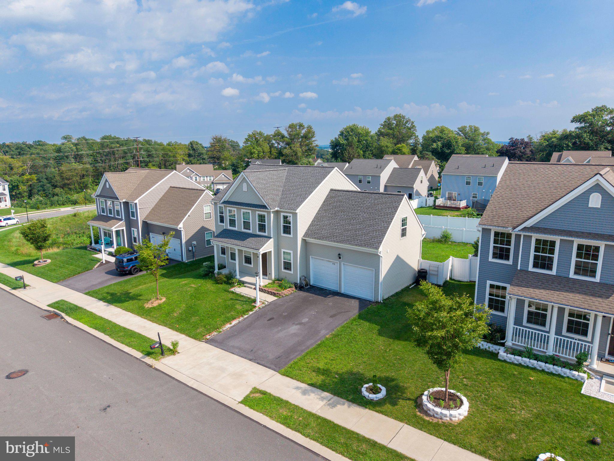 816 WESTBROOKE DRIVE