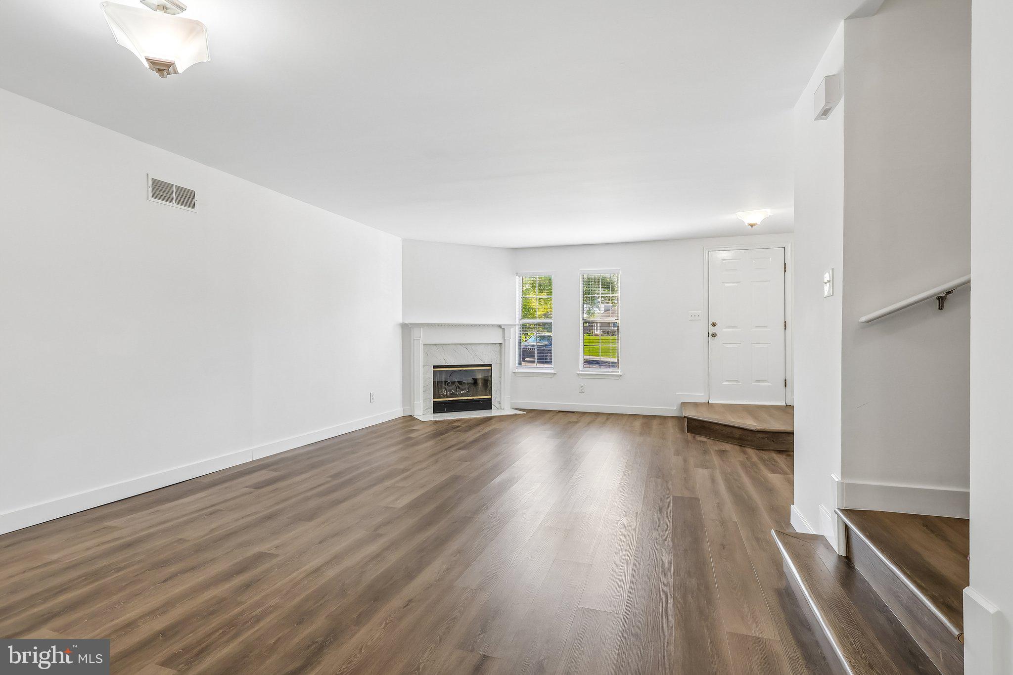 BRADFORD SQUARE - Residential