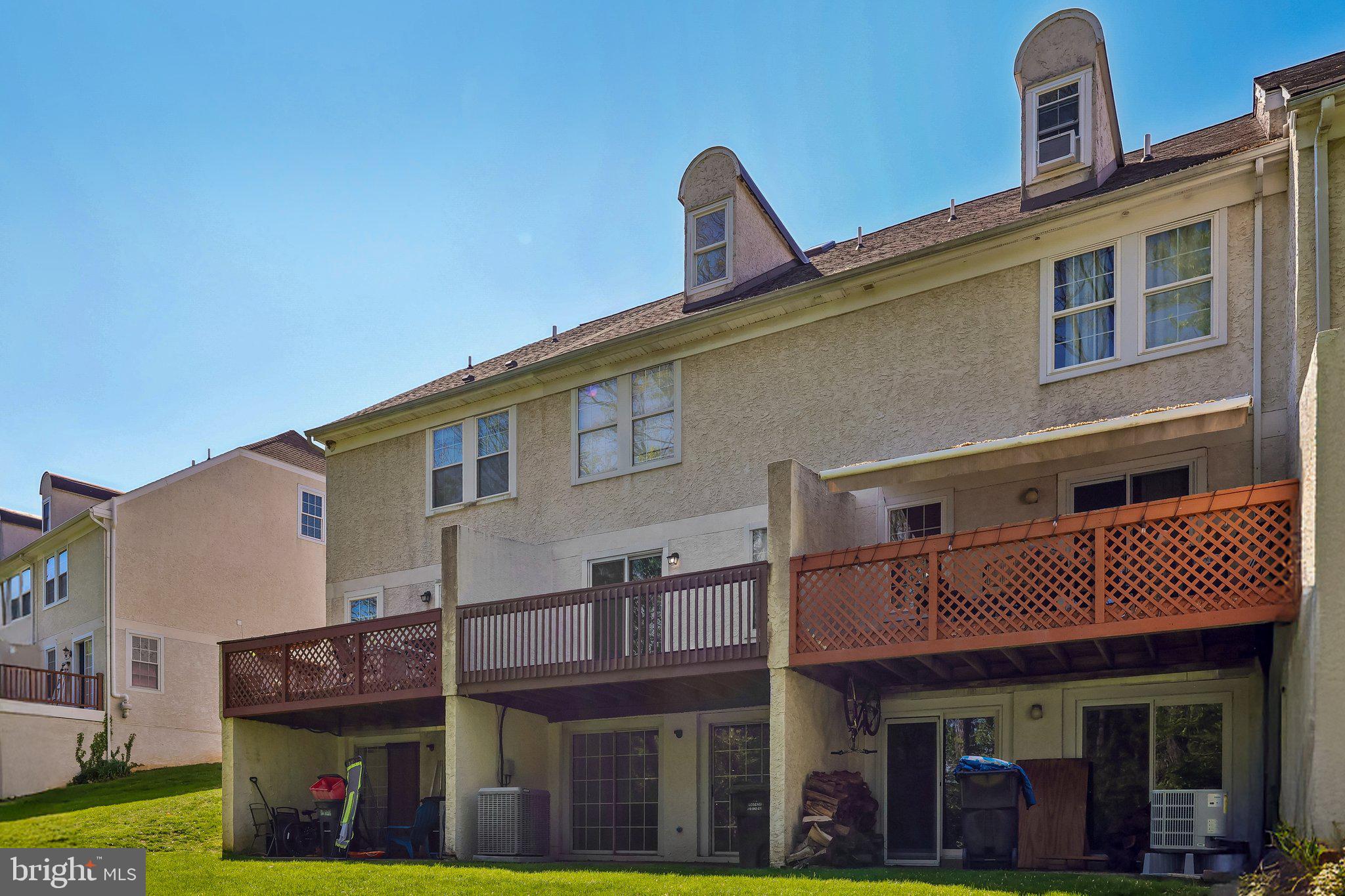 BRADFORD SQUARE - Residential