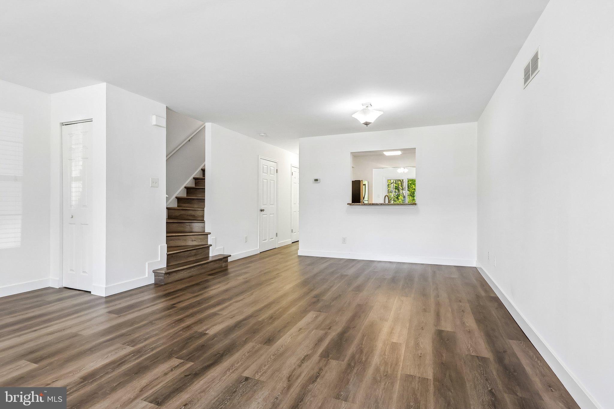 BRADFORD SQUARE - Residential