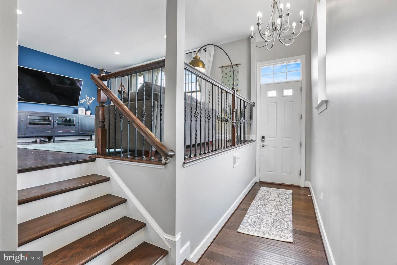 BRADLEY SQUARE - Residential Lease