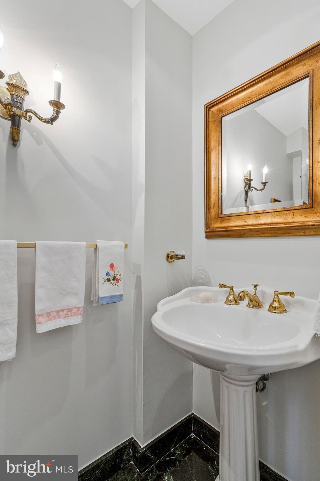 WESTMORELAND HILLS - Residential