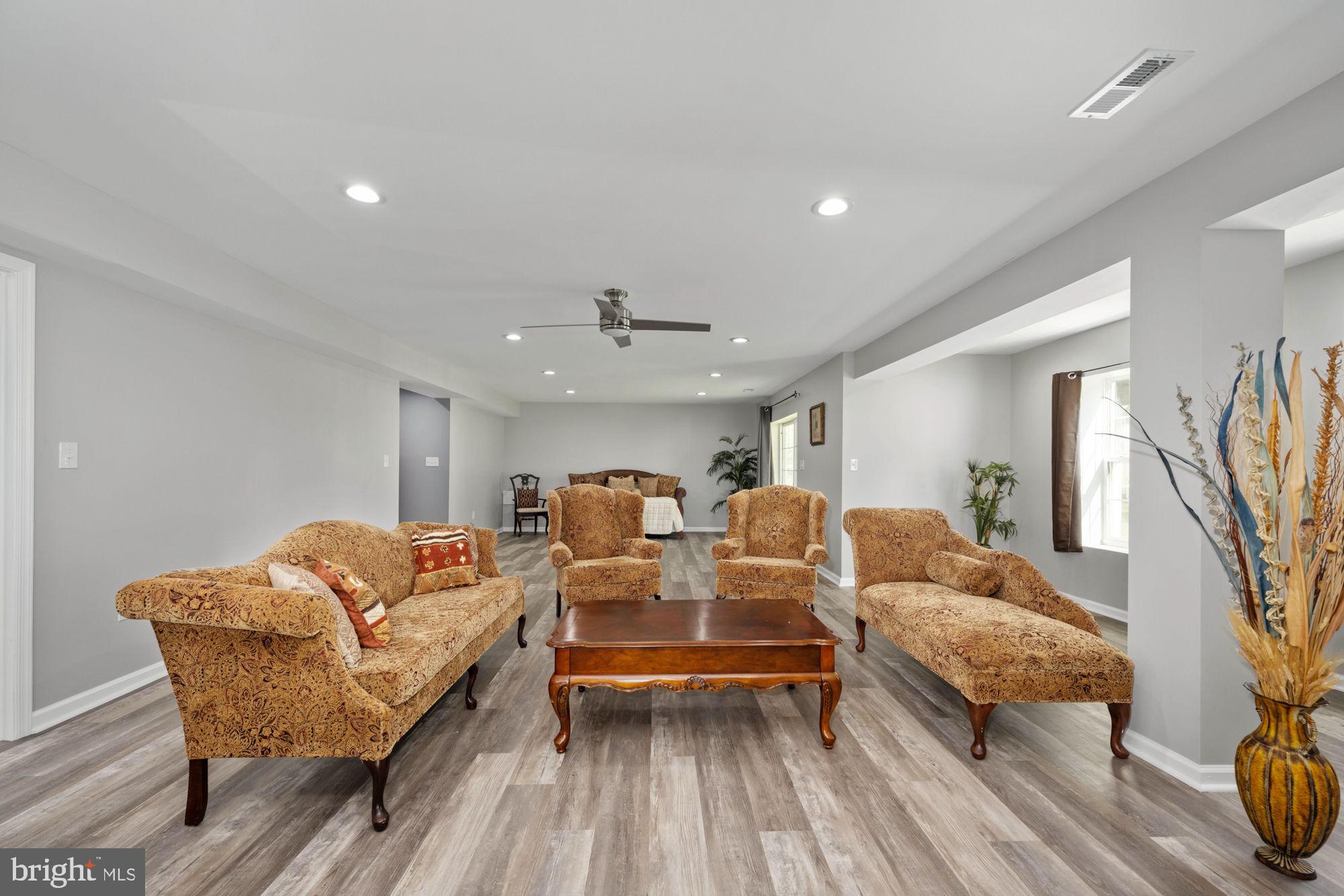 VIRGINIA HERITAGE AT LEE'S PARK - Residential