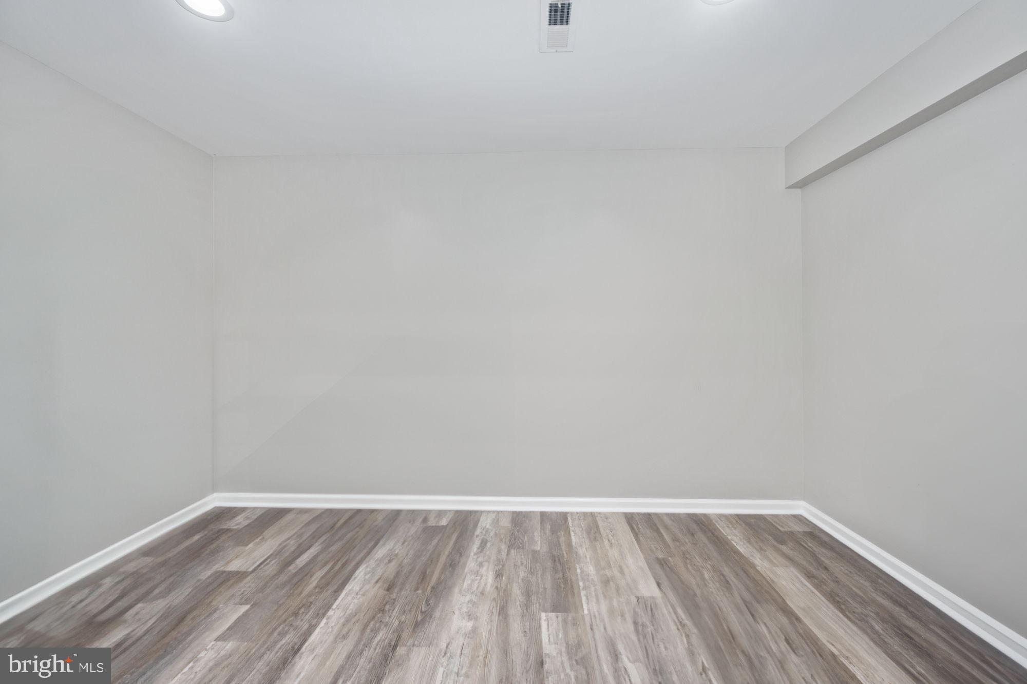 VIRGINIA HERITAGE AT LEE'S PARK - Residential