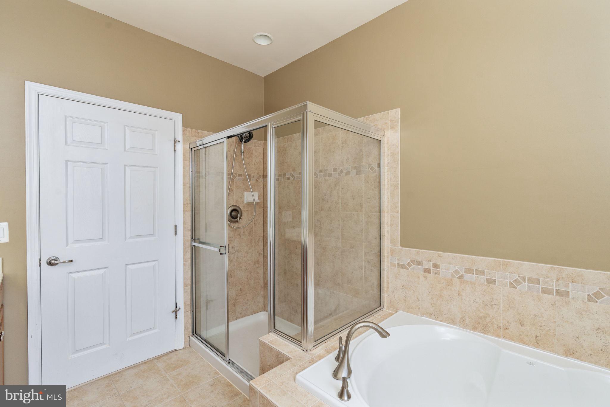 VIRGINIA HERITAGE AT LEE'S PARK - Residential