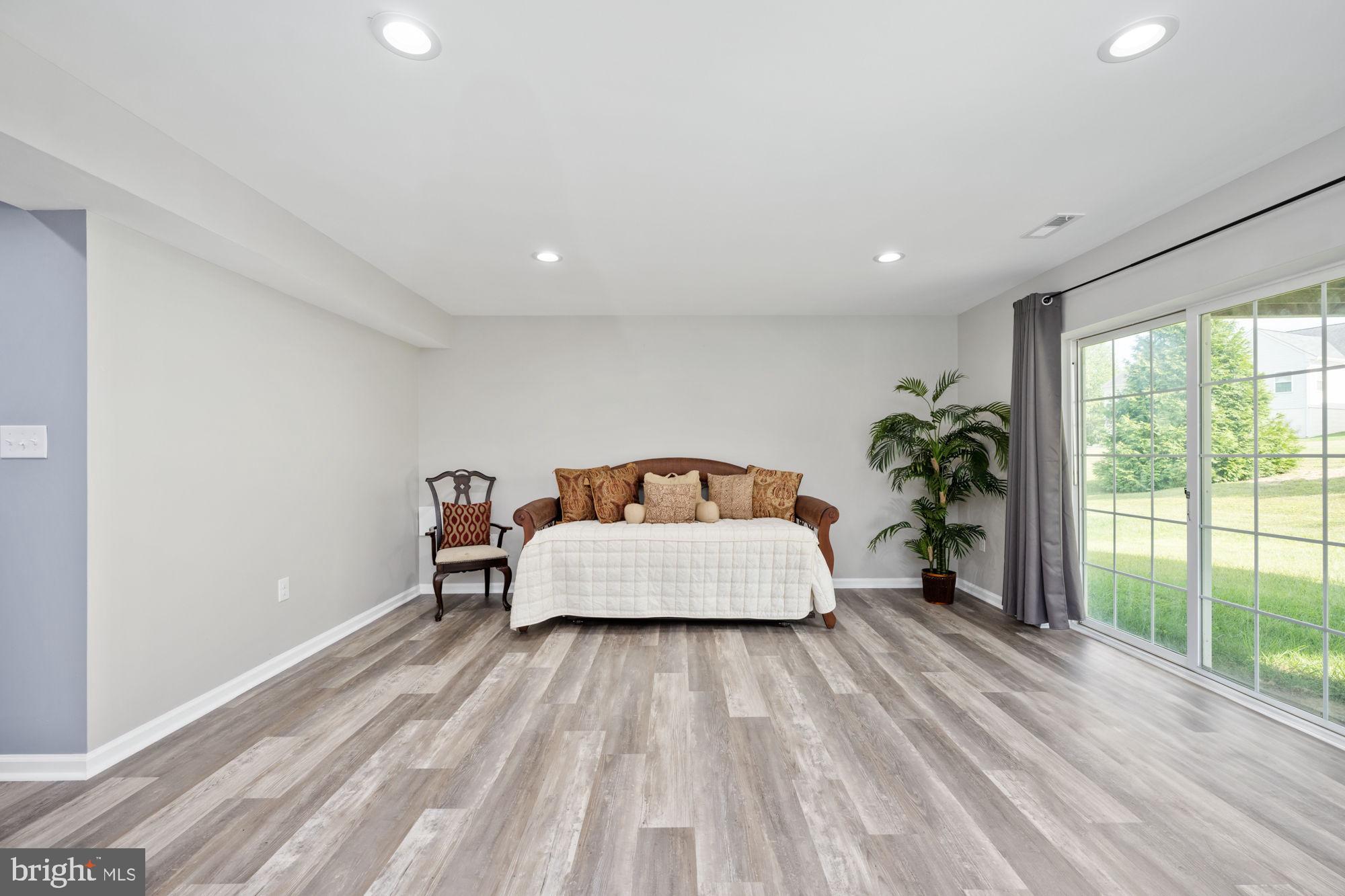 VIRGINIA HERITAGE AT LEE'S PARK - Residential