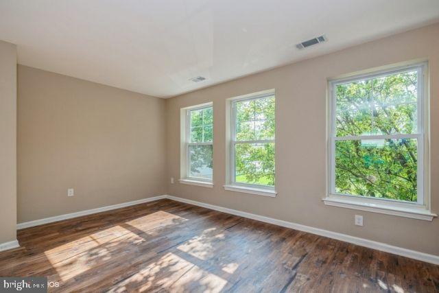 OLDE KENSINGTON - Residential