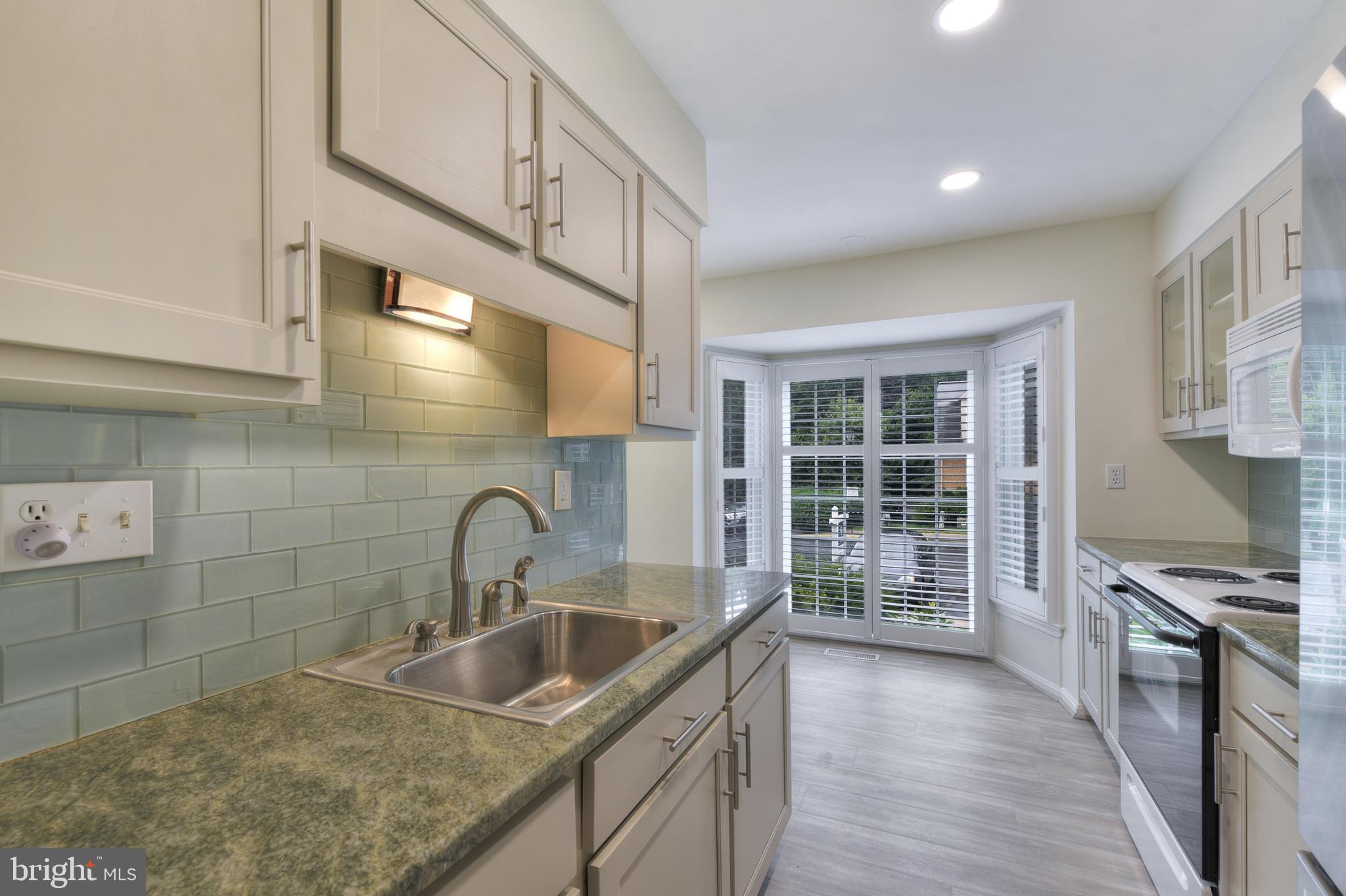 486 COLONIAL RIDGE LANE