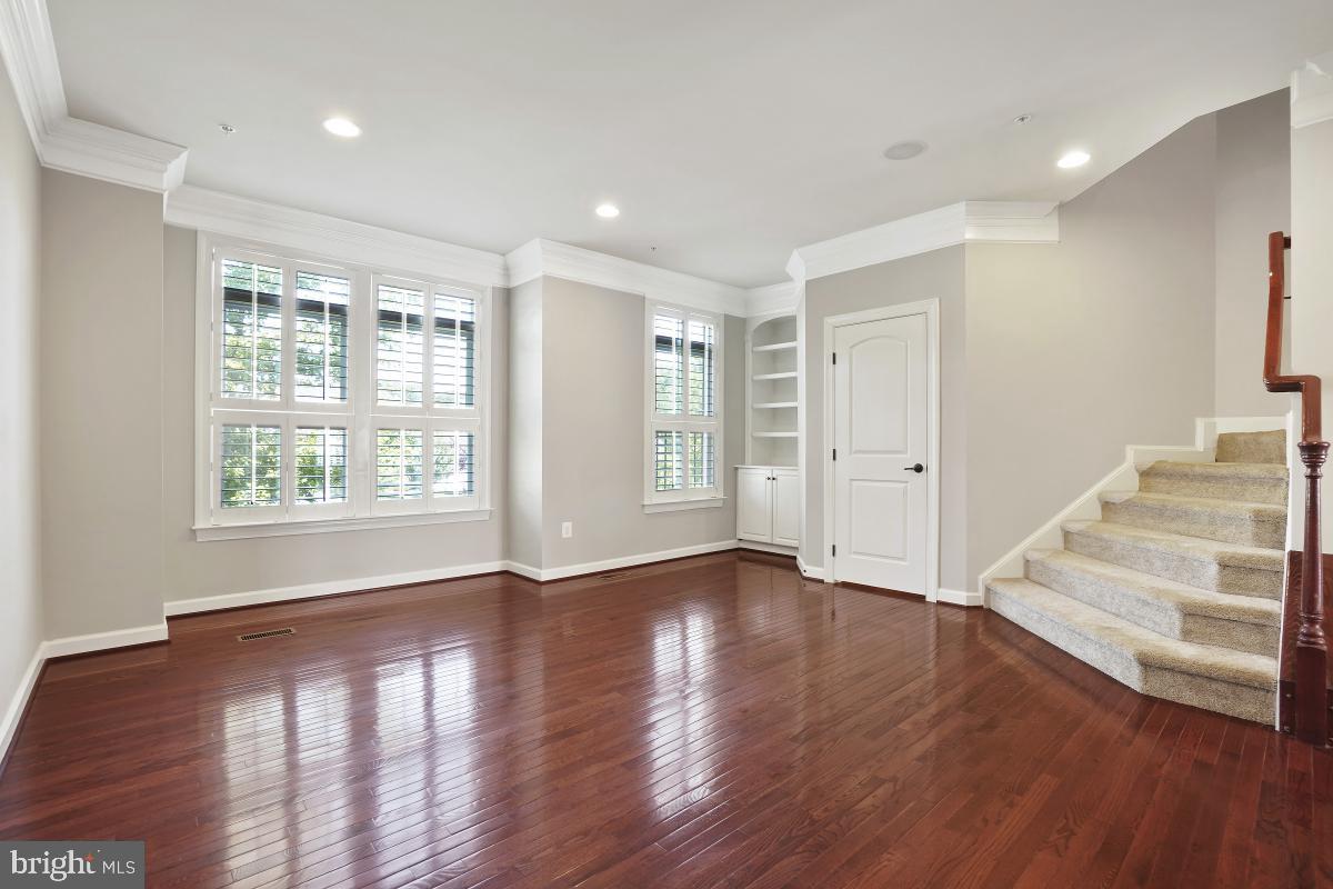 WATKINS MILL TOWN CENTER - Residential Lease