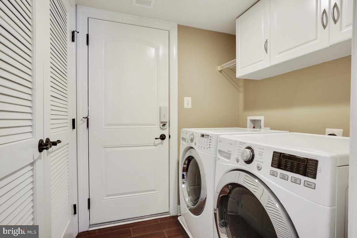 WATKINS MILL TOWN CENTER - Residential Lease