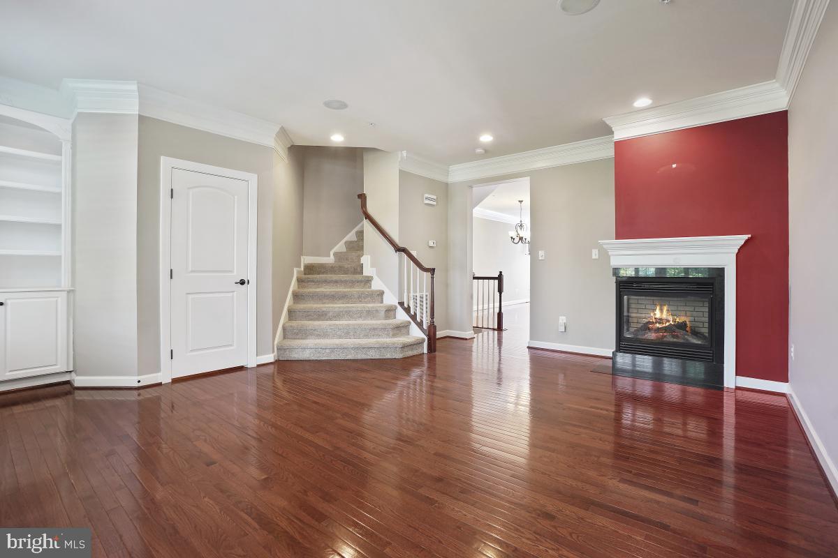 WATKINS MILL TOWN CENTER - Residential Lease