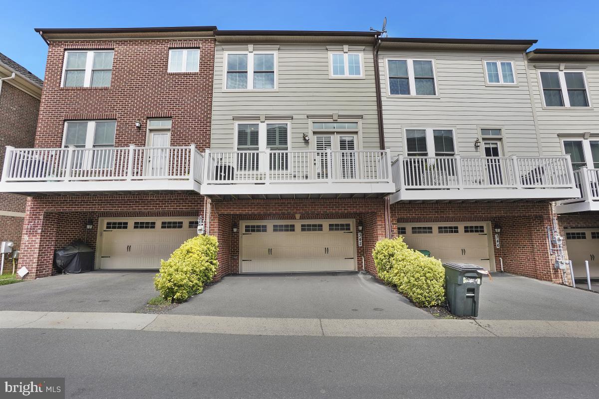 WATKINS MILL TOWN CENTER - Residential Lease