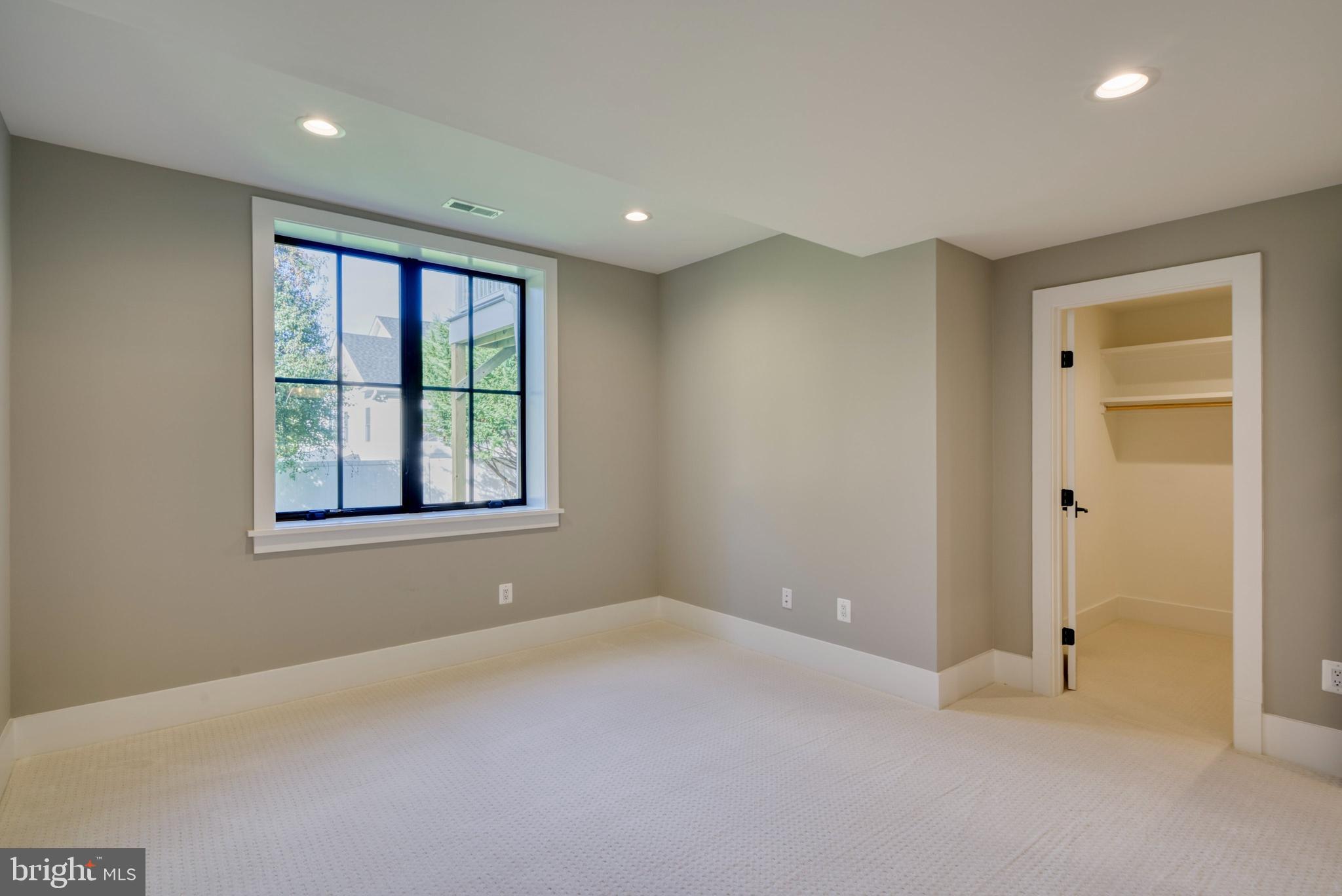 ROSEMONT - Residential