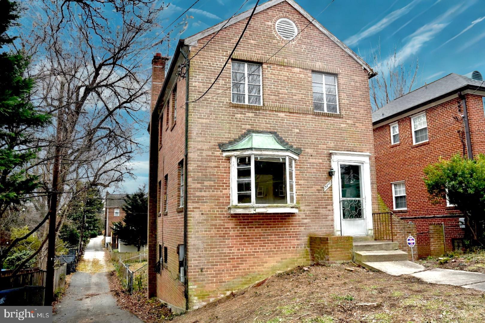 3210 QUESADA STREET NW