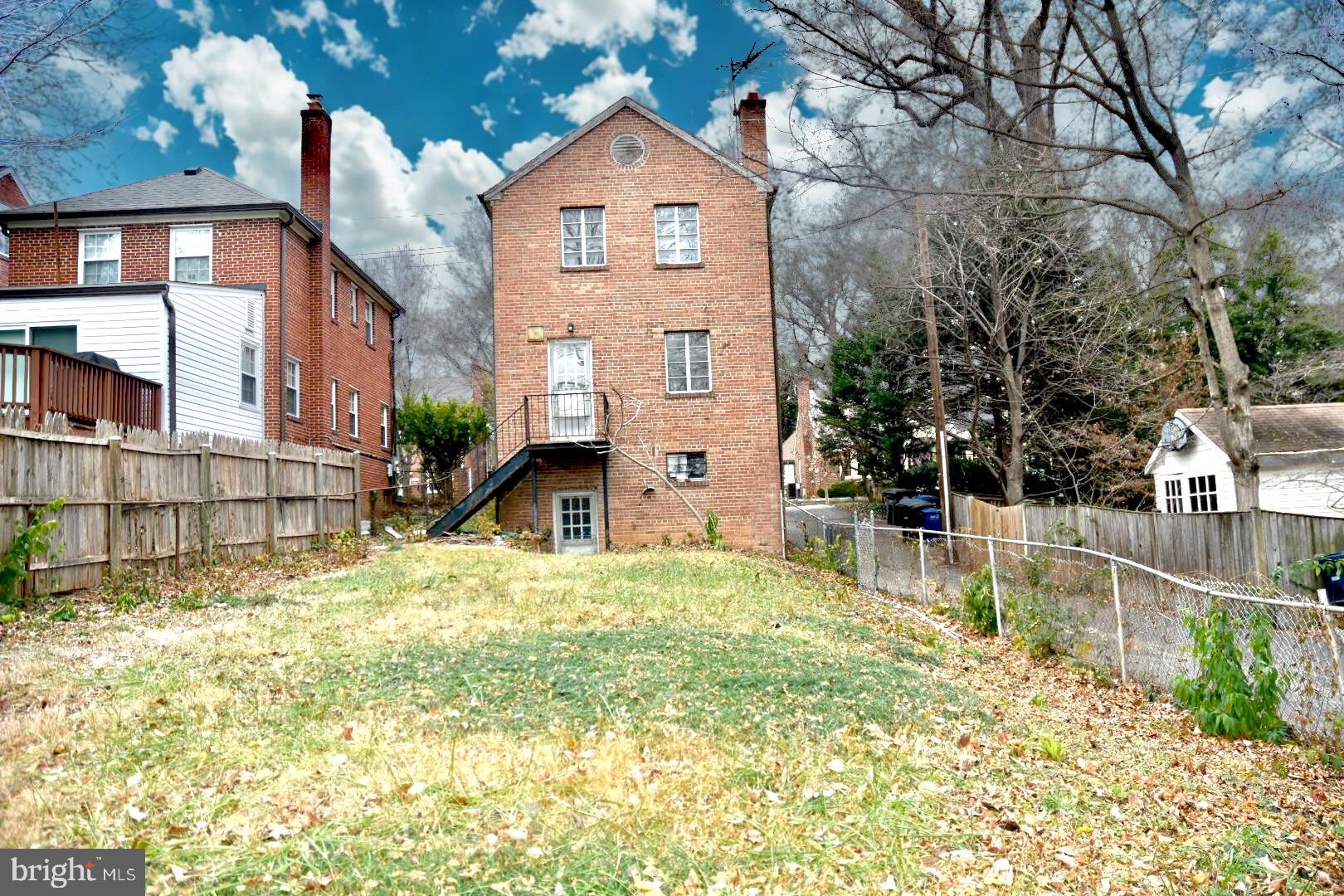 3210 QUESADA STREET NW